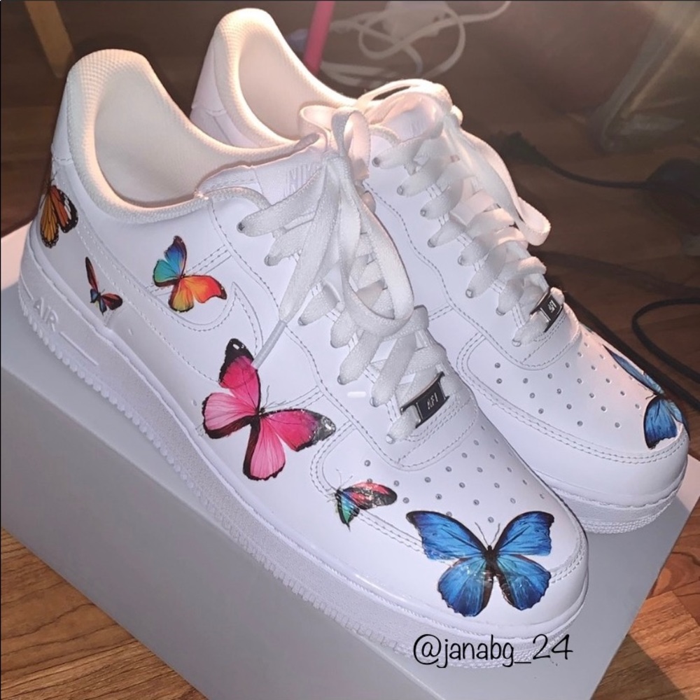 Custom Air Force 1s w/Butterflies - Picture 2 of 4